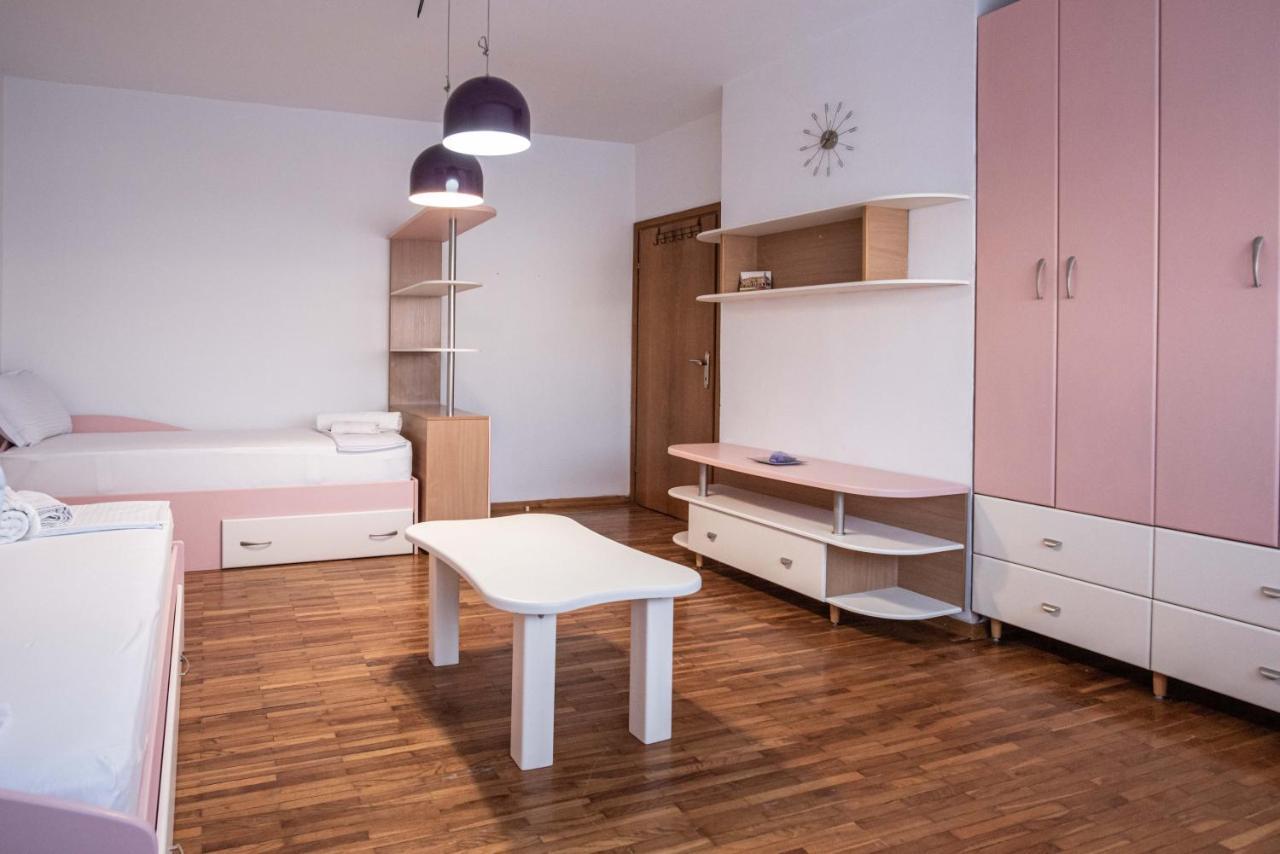 Apartment Emilija สโกเปีย ภายนอก รูปภาพ