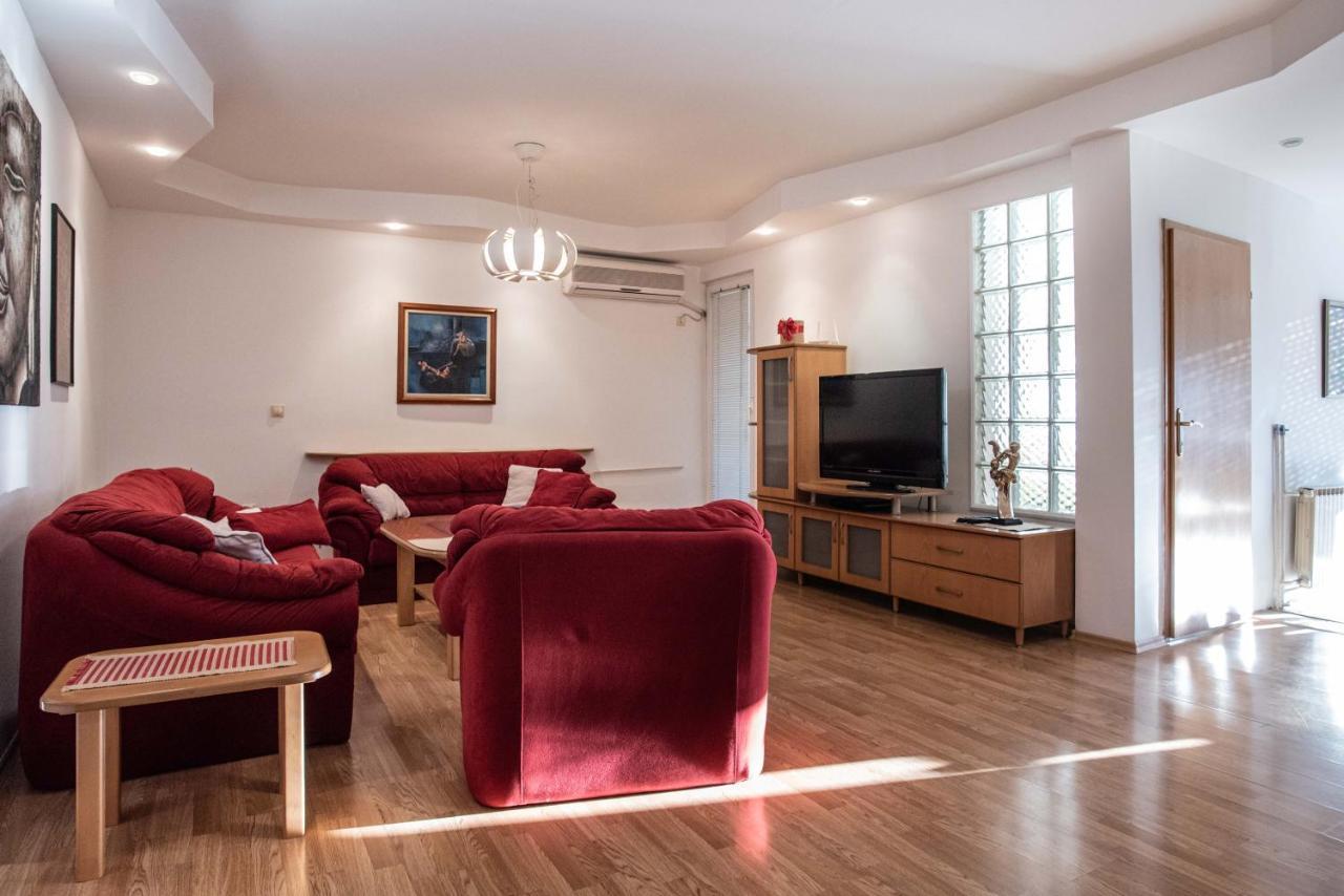 Apartment Emilija สโกเปีย ภายนอก รูปภาพ