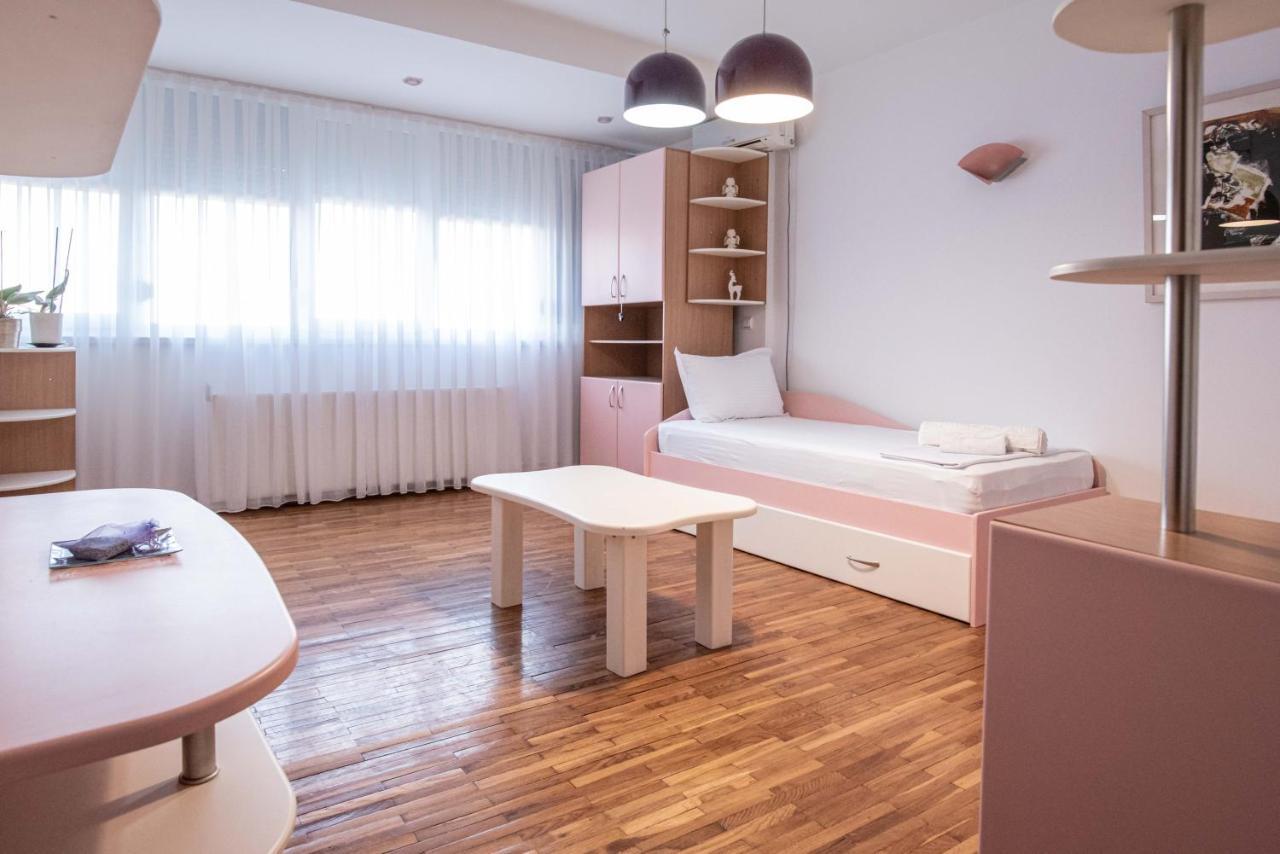 Apartment Emilija สโกเปีย ภายนอก รูปภาพ
