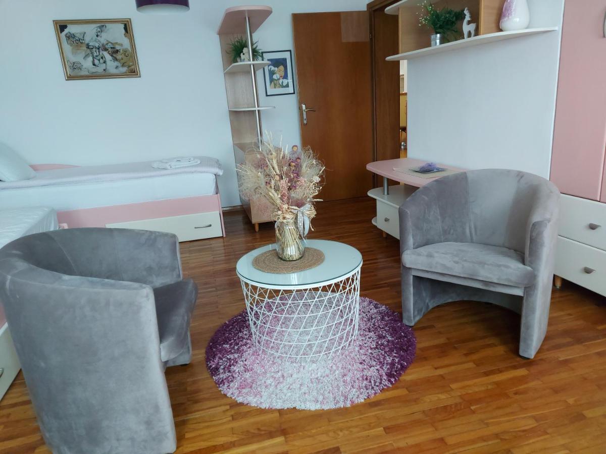 Apartment Emilija สโกเปีย ภายนอก รูปภาพ